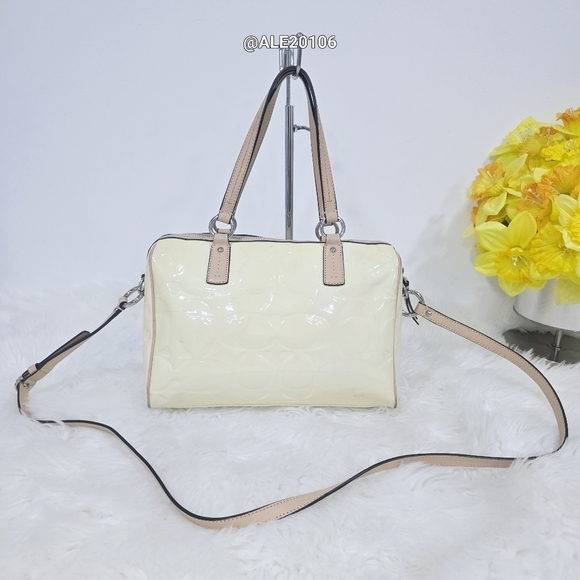 Coach Signature Embossed Patent Leather F25189 Elegant Cream Handbag Crossbody - Picture 3 of 17